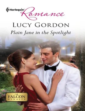 Lucy Gordon Plain Jane in the Spotlight обложка книги