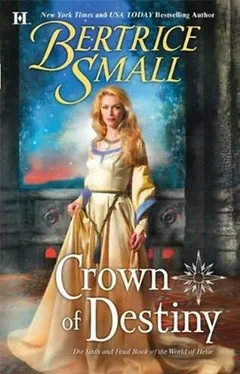 Bertrice Small Crown of Destiny обложка книги