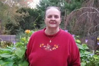 Bertrice Small lives on the North Fork of the eastern end of Long Island where - фото 3
