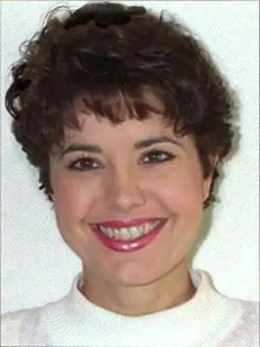 Growing up on Long Island New York I fell in love with romance at an early - фото 2