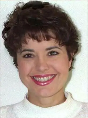 Jacquie se crió en Long Island Estados Unidos Se educó en un ambiente - фото 2