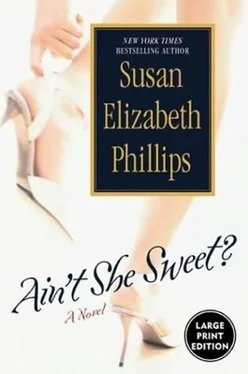 Susan Phillips Ain’t She Sweet? обложка книги