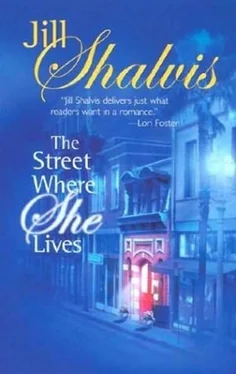 Jill Shalvis The Street Where She Lives обложка книги