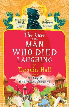 Tarquin Hall The Case of the Man Who Died Laughing обложка книги