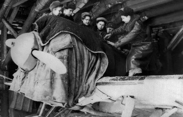 Обслуживание самолетов И16 286й ИАП Безусловно большую роль в - фото 15