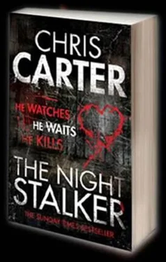 Chris Carter The Night Stalker обложка книги