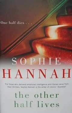 Sophie Hannah The Other Half Lives aka The Dead Lie Down обложка книги