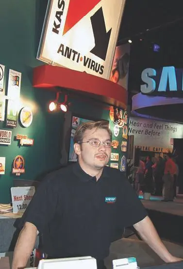 Денис Зенкин PRменеджер Kasperskycom За пять часов до вылета из аэропорта - фото 28