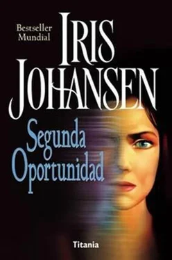 Iris Johansen Segunda Oportunidad обложка книги