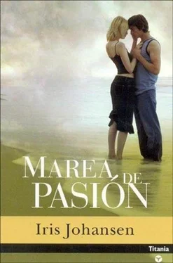 Iris Johansen Marea De Pasión обложка книги