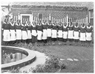 Ready to Serve This group photo is typical of Atlantic Citys hotel work - фото 72