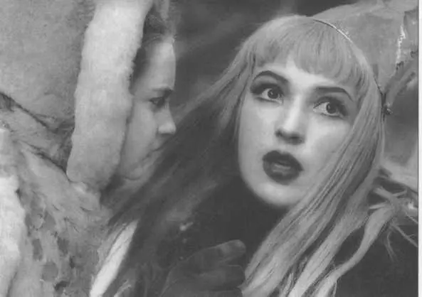 В Снежной сказке 1959 я впервые сыграла острохарактерную роль Чёрную душу - фото 14