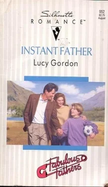 Lucy Gordon Instant Father обложка книги
