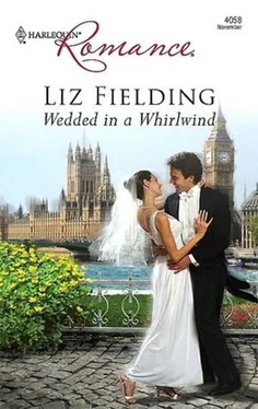 Liz Fielding Wedded in a Whirlwind обложка книги