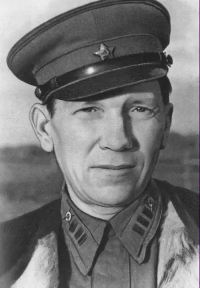 Старший батальонный комиссар Г Санников на фронте 1942 Г Санников 1959 - фото 14