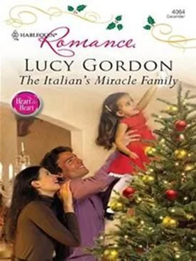 LUCY GORDON The Italian’s Miracle Family обложка книги