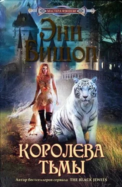 Энн Бишоп Королева Тьмы обложка книги