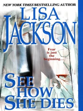 Lisa Jackson Treasures aka See How She Dies обложка книги