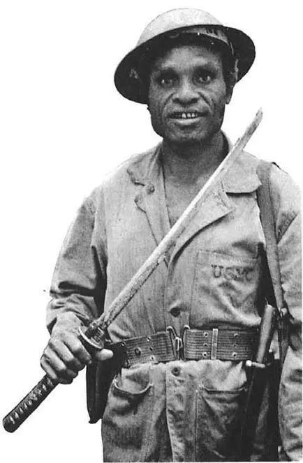 Sergeant Major Vouza of the Solomons Defense Force warned Marines of impending - фото 23