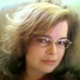 New York Times and USA TODAY bestselling author Shannon Stacey lives with her - фото 2