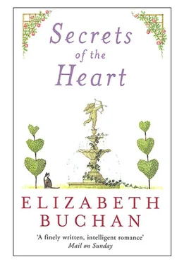 Elizabeth Buchan Secrets of the Heart обложка книги