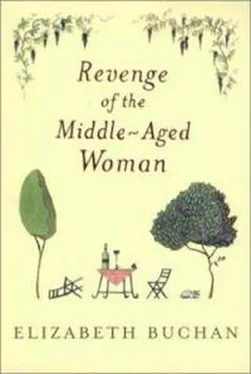 Elizabeth Buchan Revenge of the Middle-Aged Woman обложка книги