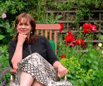 Elizabeth Buchan is the author of ten novels including the bestselling - фото 2