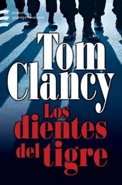 Tom Clancy Los dientes del tigre обложка книги