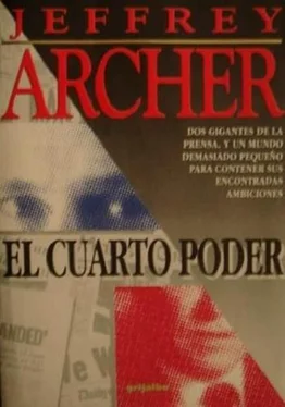 Jeffrey Archer El cuarto poder обложка книги