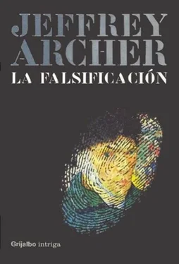 Jeffrey Archer La falsificación обложка книги