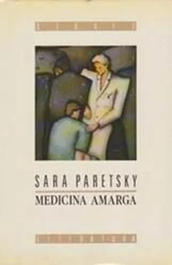 Sara Paretsky Medicina amarga обложка книги