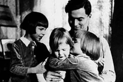 Escena familiar en el hogar de los Stauffenberg Ejemplar en el trato con - фото 30