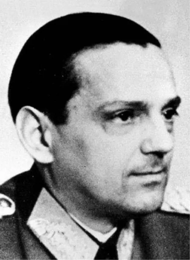 Al general Helmut Stieff se le encargó cometer el atentado pero nunca llegaría - фото 35