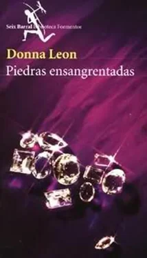 Donna Leon Piedras Ensangrentadas обложка книги