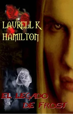 Laurell Hamilton El Legado De Frost обложка книги