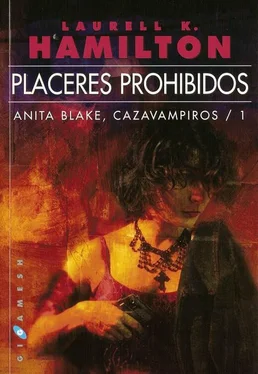 Laurell Hamilton Placeres Prohibidos обложка книги