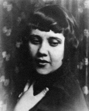 Таточка 1926 Одна стена в гостиной вертящаяся На ночь берешь за ручку как - фото 3