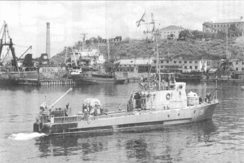 Речной ТЩК пр 12592 РТ139 во время перехода из Черного моря на Балтику - фото 33