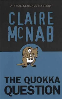 Claire McNab Quokka Question обложка книги