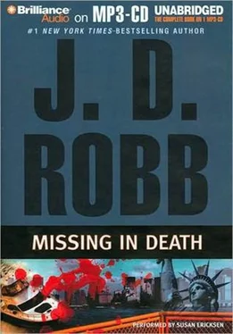 J. Robb Desaparecida En La Muerte
