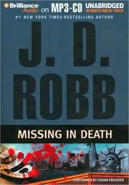 J. Robb Desaparecida En La Muerte обложка книги