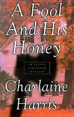 Charlaine Harris A Fool and His Honey обложка книги