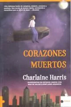 Charlaine harris Corazones muertos обложка книги