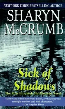 Sharyn McCrumb Sick Of Shadows обложка книги