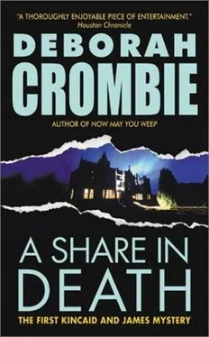 Deborah Crombie A Share In Death обложка книги