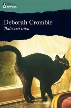 Deborah Crombie Todo irá bien обложка книги