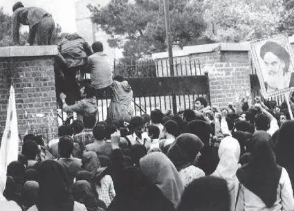 Students storming the US embassy in Tehran November 4 1979 Courtesy Russ - фото 1