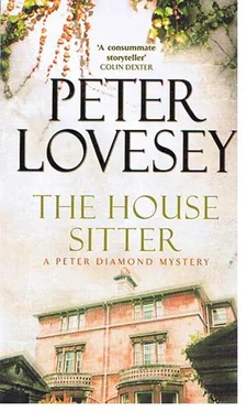 Peter Lovesey The House Sitter обложка книги