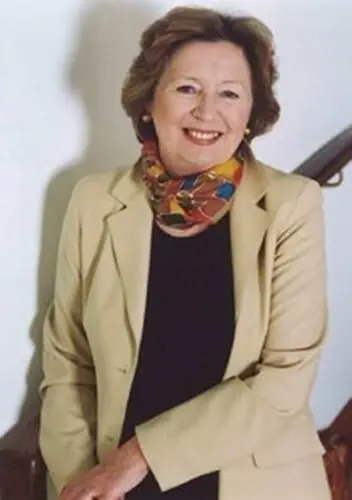 ARIANA FRANKLIN a former journalist is a biographer and author of the novels - фото 2