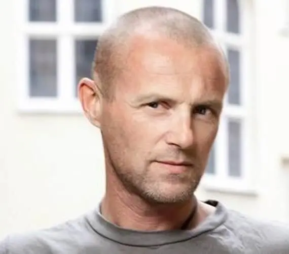 Jo Nesbo is a musician songwriter economist and author His first crime novel - фото 2